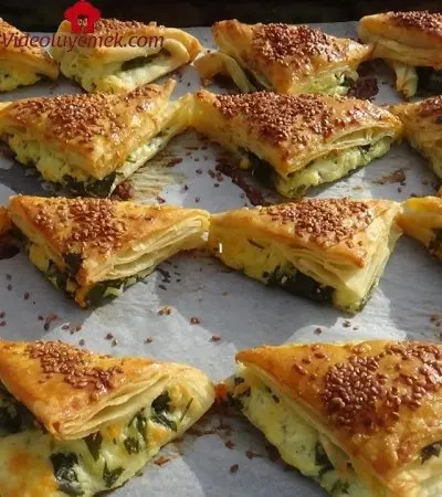 Sadece 2 Yufka Ile 1 Tepsi Börek Yiyen Milföy Sanıyor