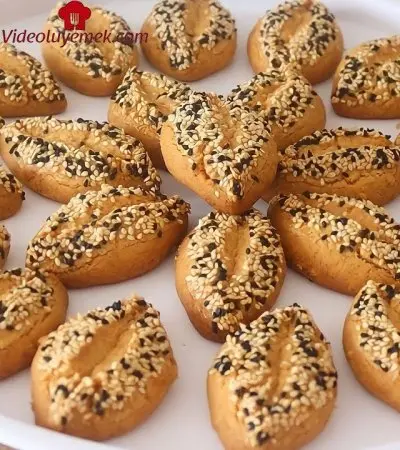 Bir Yiyen Bir Daha Istiyor Hindistan Cevizli Tatlı Tuzlu Kurabiye Tarifi.